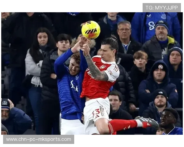 热刺长传直塞形成单刀绝杀，英超赛场再现经典瞬间