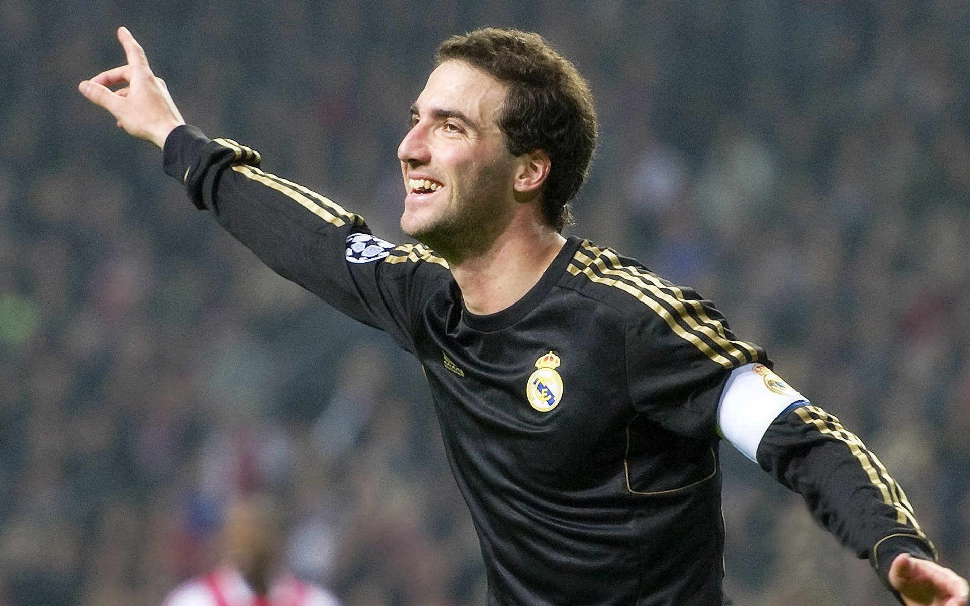 新西兰全黑队进攻套路多样，突破防线如行云流水，新西兰 all black